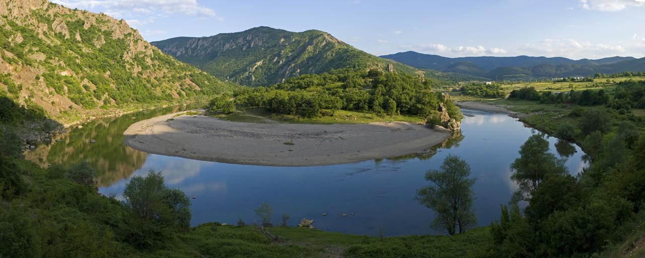 Vulture Centre Eastern Rhodopes Villa Madzharovo ภายนอก รูปภาพ